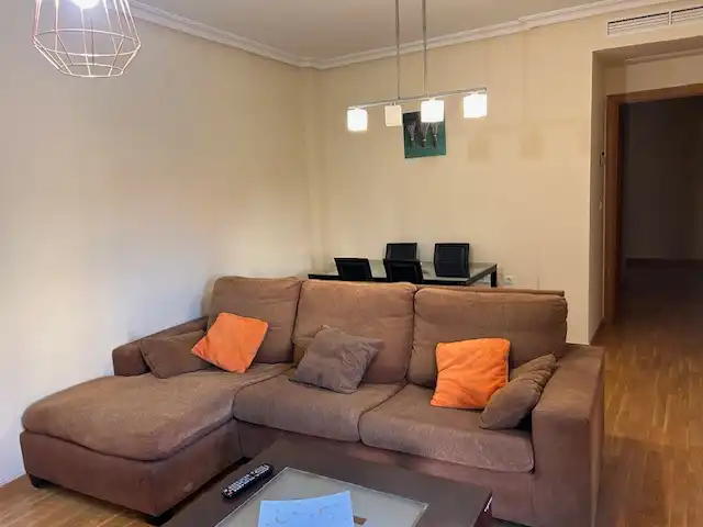 Flat with lift to rent in Calle Cruces 1