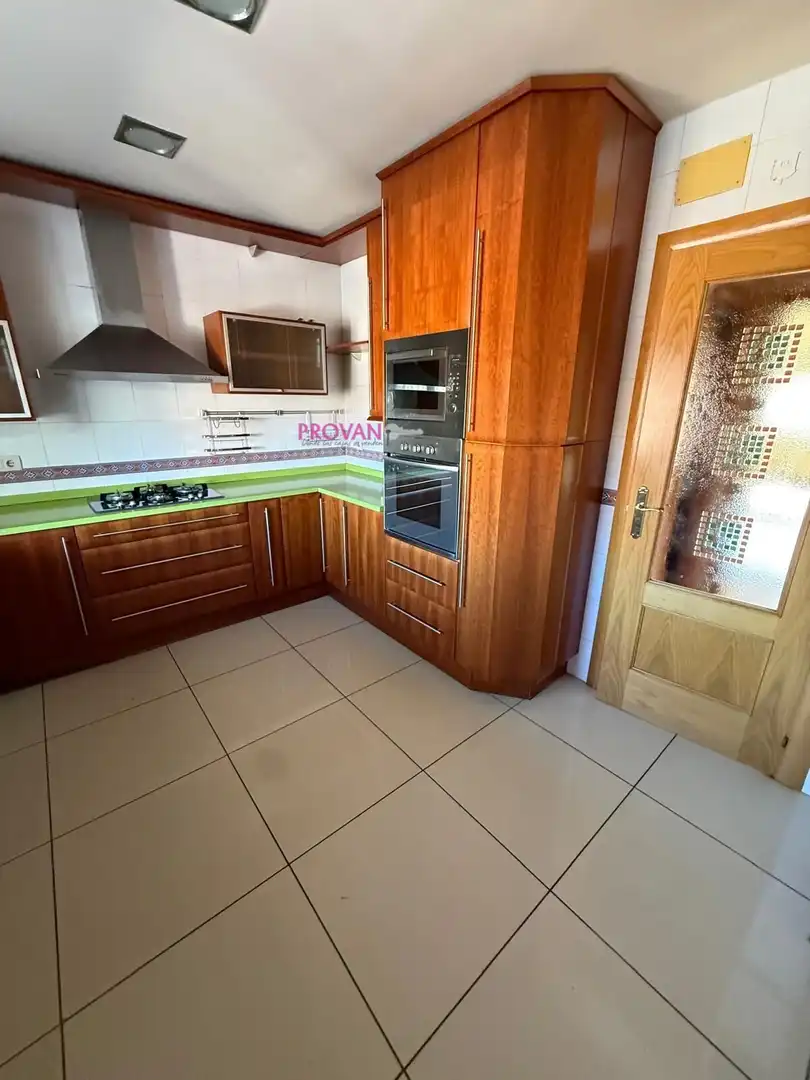 Cocina de Casa o chalet en venta en Torres de la Alameda con Aire acondicionado, Calefacción y Terraza
