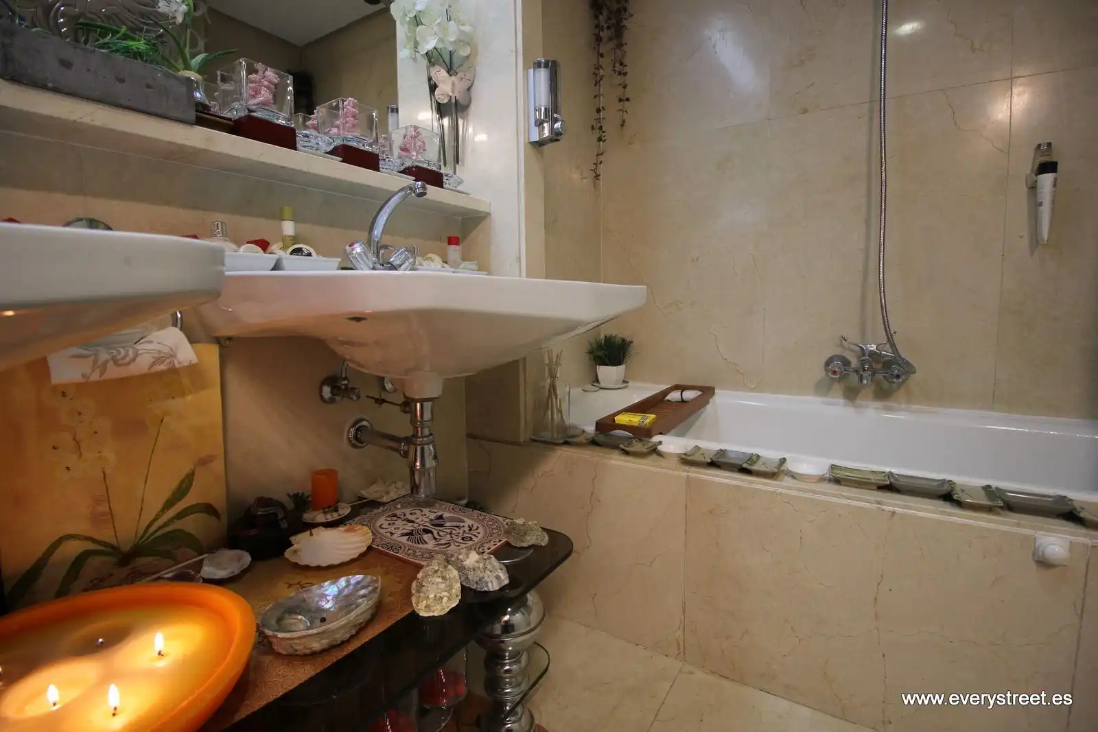 Badezimmer von Wohnung zum Verkauf in Madrid mit Klimaanlage, Heizung und Abstellraum
