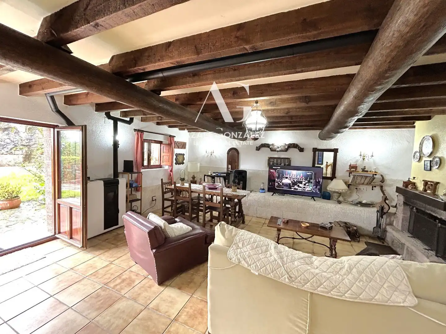 Living room of Houses for sale in San Vicente de la Barquera  with Heating, Private garden and Furnished
