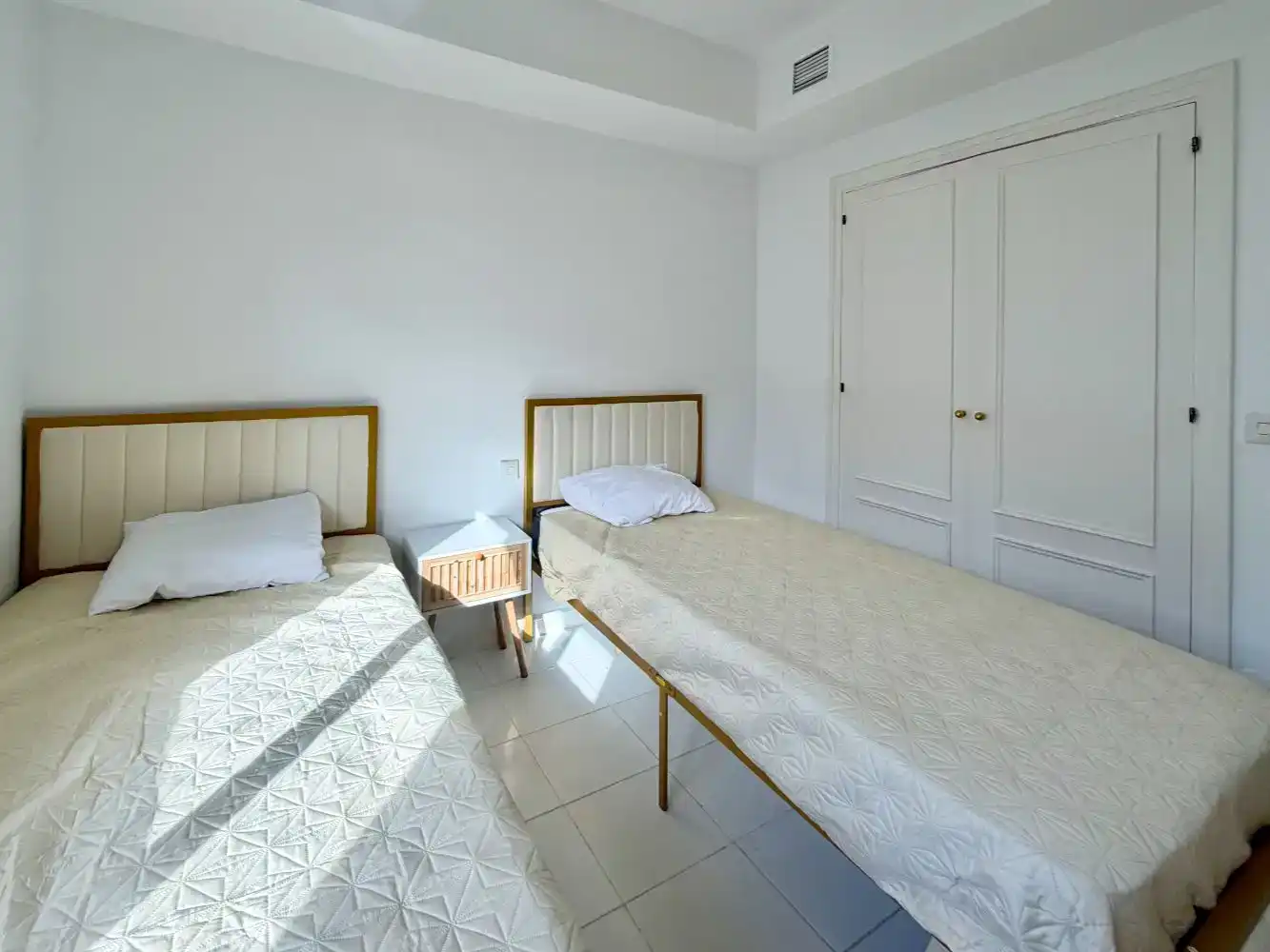 Einfamilien-Reihenhaus zur Miete in Marbella, Málaga