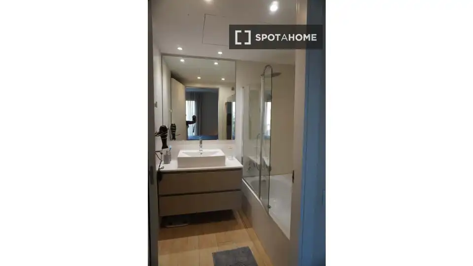 Flat with terrace to rent in Sant Martí, imagen 8