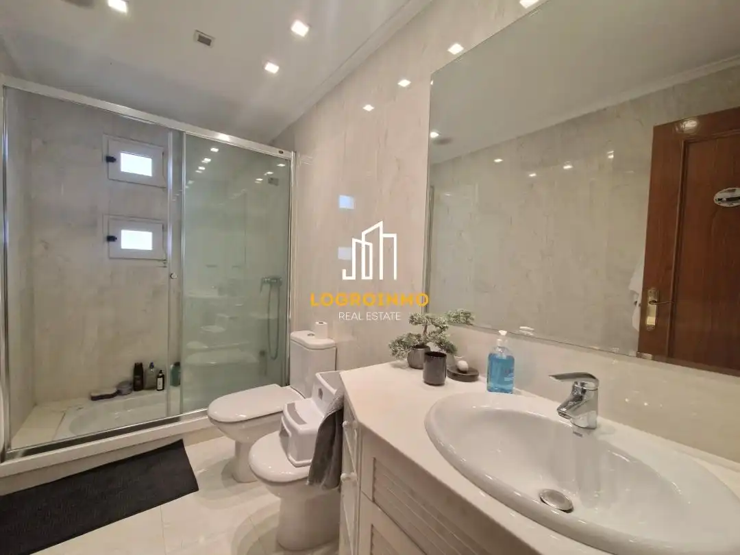 House with pool for sale in Avda. Madrid, imagen 36