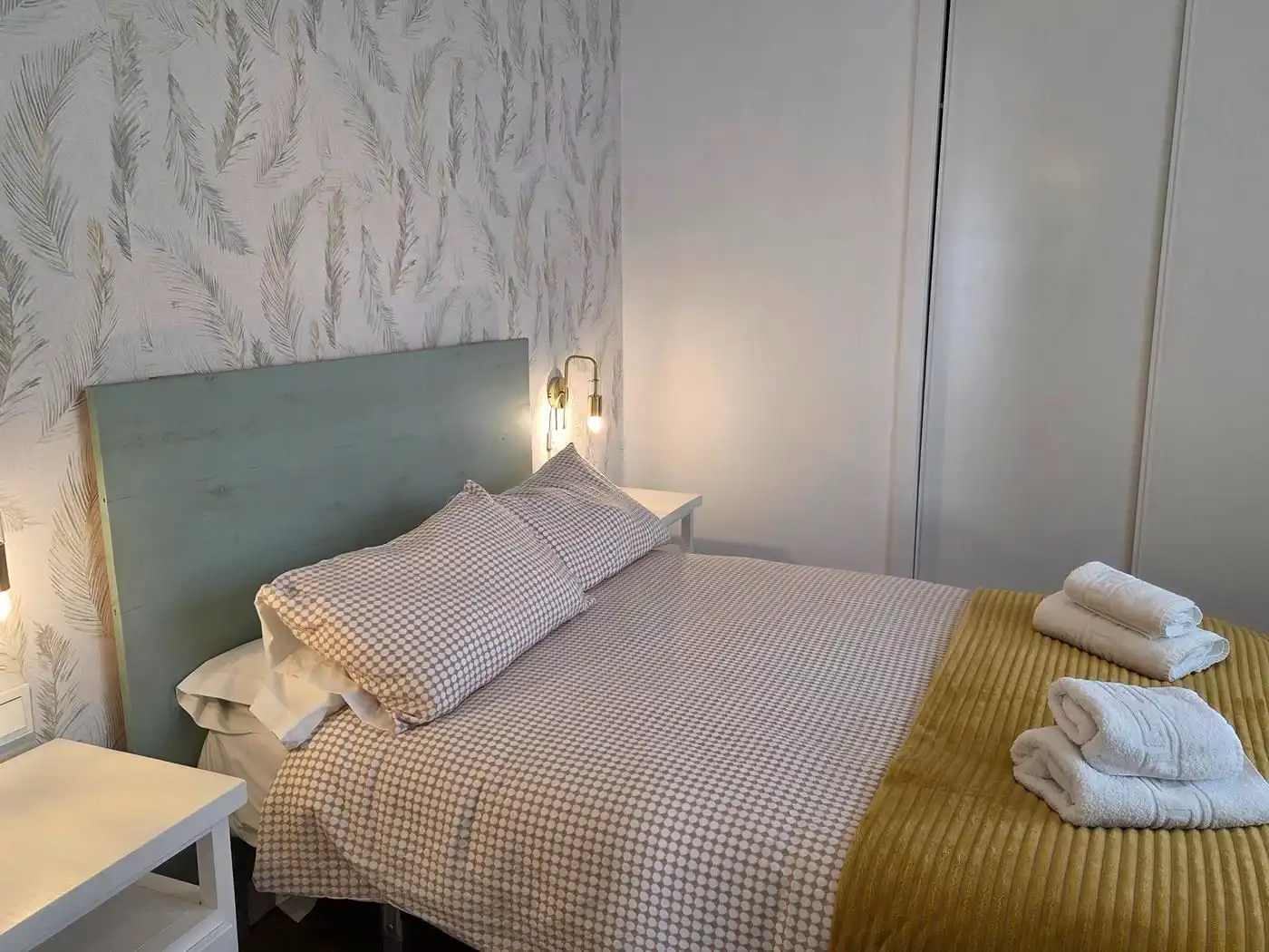 Dormitori de Apartament de lloguer en Torrox amb Aire condicionat, Calefacció i Terrassa