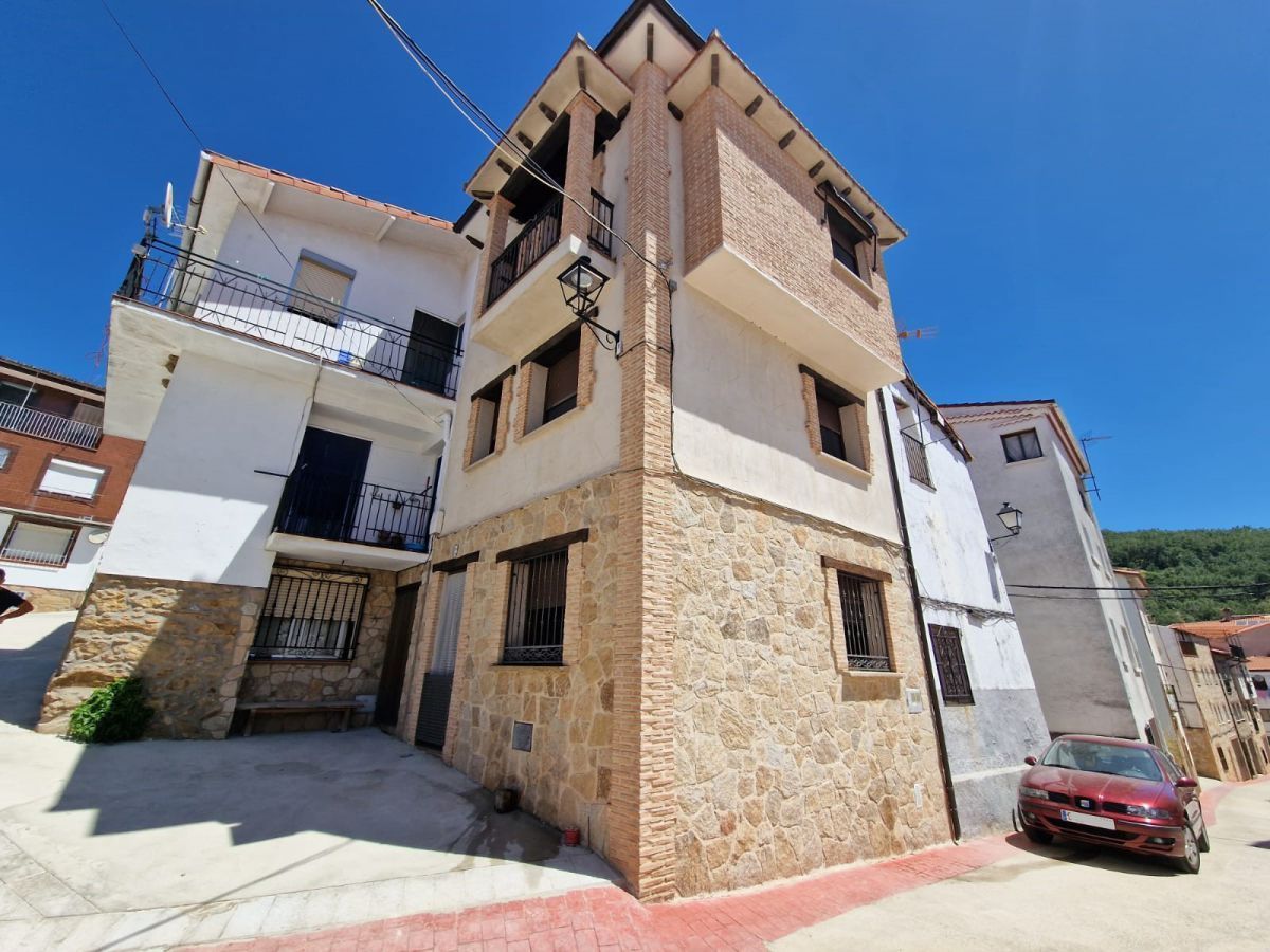 Vista exterior de Casa o xalet en venda en Barrado amb Aire condicionat, Calefacció i Balcó