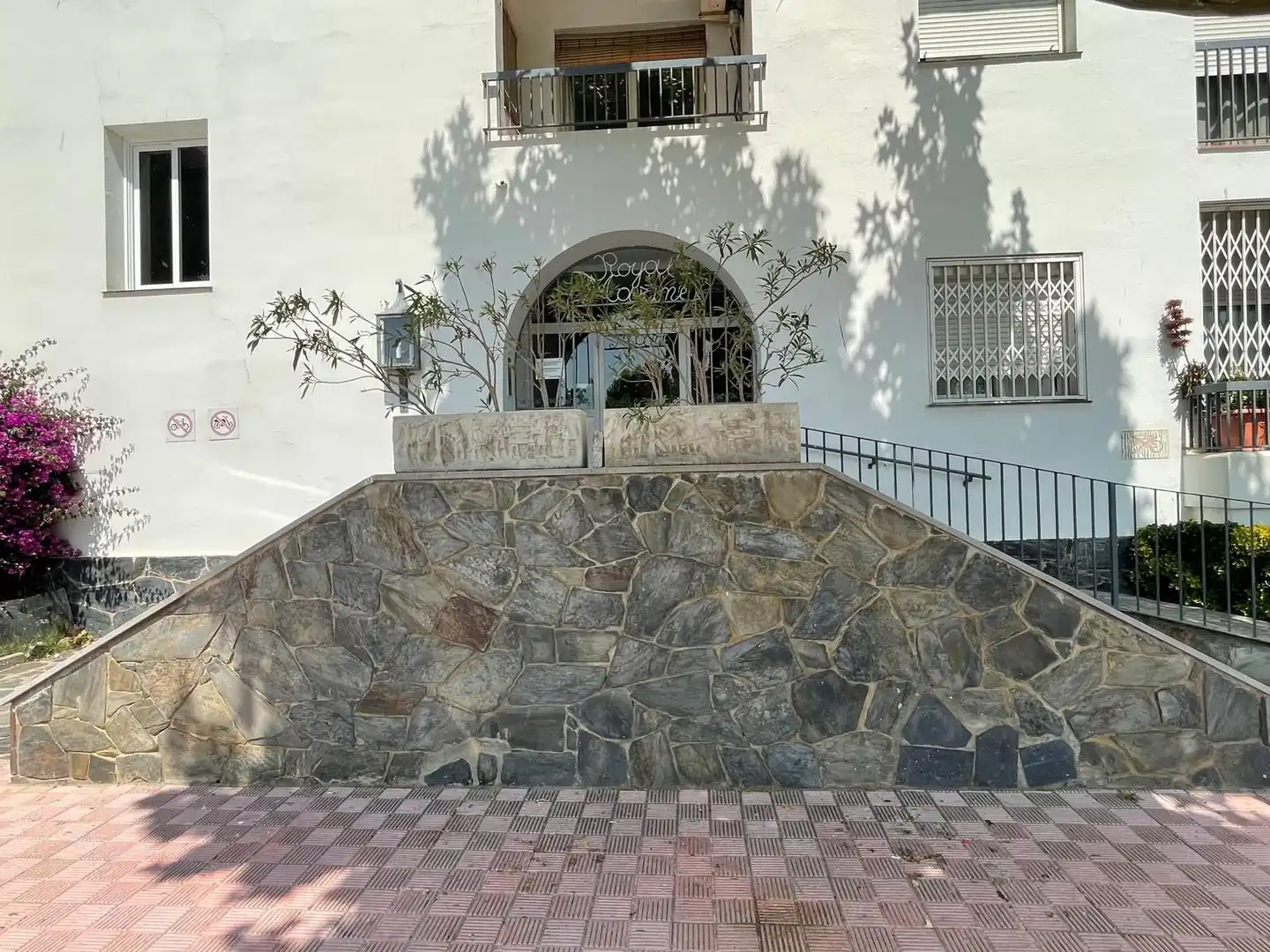 Vista exterior de Apartament en venda en Empuriabrava amb Terrassa