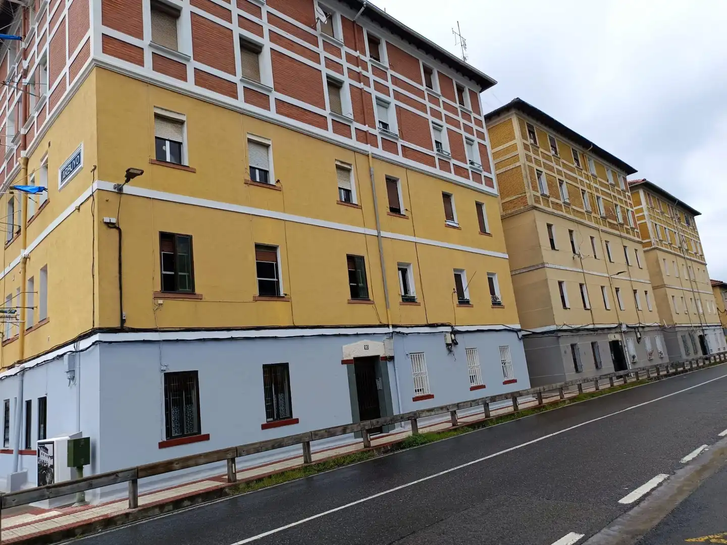 Exterior view of Flat for sale in Alonsotegi
