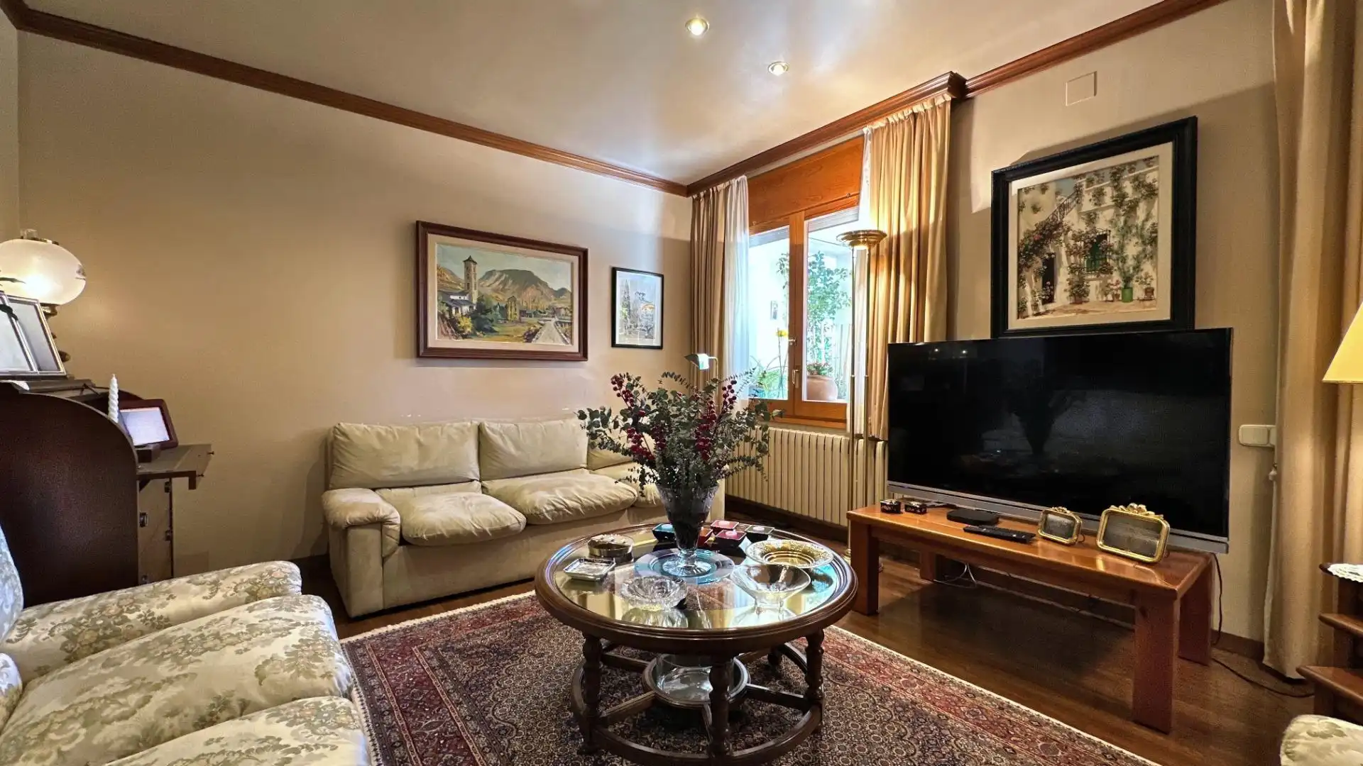 Living room of Houses for sale in Sant Cugat del Vallès  with Heating, Private garden and Parquet flooring
