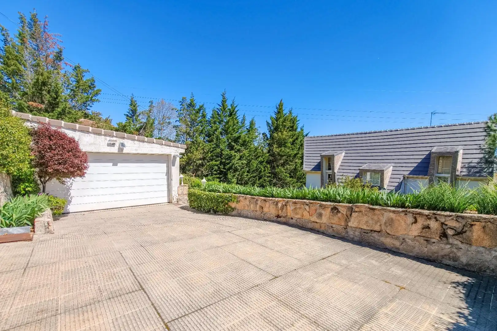 Außenansicht von Haus oder Chalet zum Verkauf in Torrelodones mit Heizung, Privatgarten und Terrasse