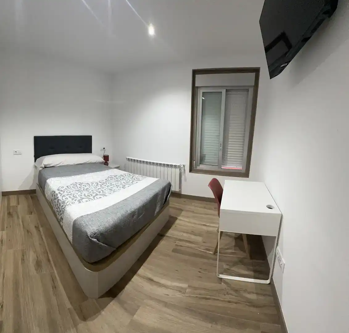 Schlafzimmer von Wohnung zur Miete in Ourense Capital  mit Balkon