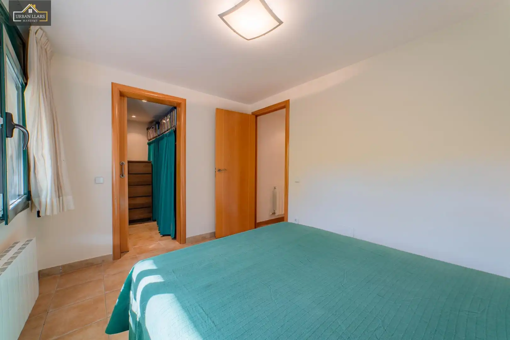 Habitación de Casa o chalet en venta en Sant Vicenç de Montalt con Jardín privado, Parquet y Piscina comunitaria