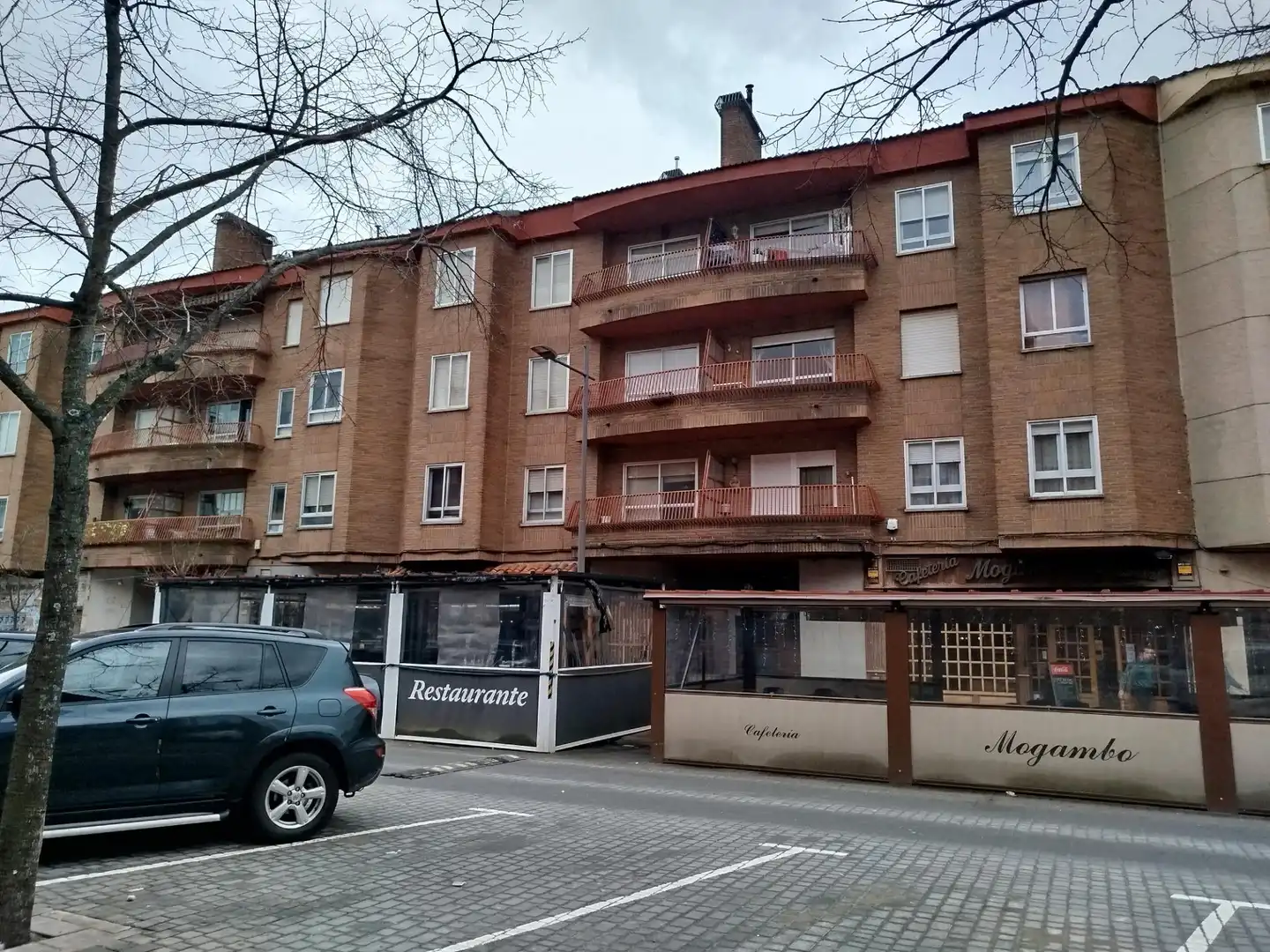 Vista exterior de Àtic en venda en Las Navas del Marqués  amb Calefacció i Terrassa