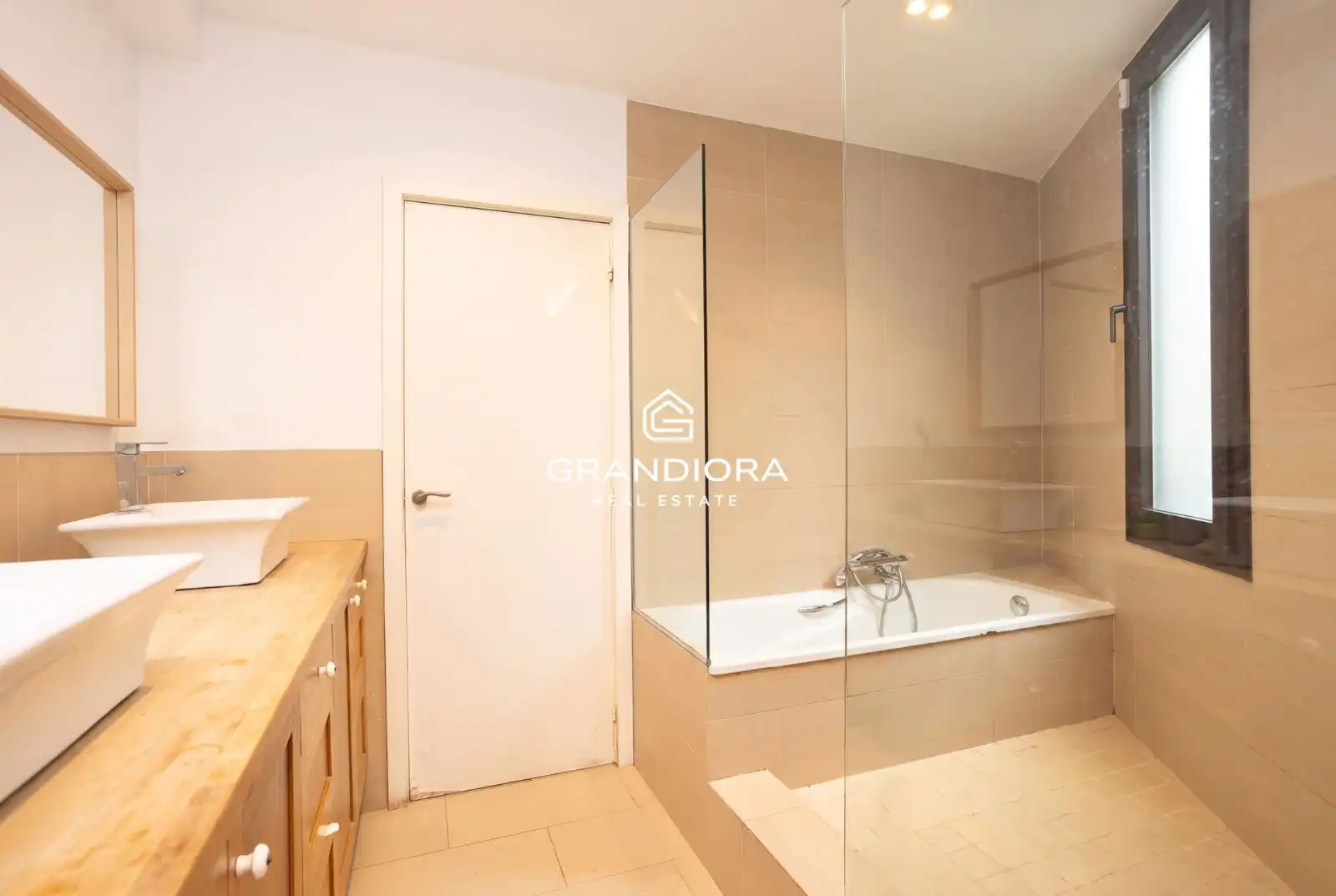 Bathroom of Houses for rent in Alella  with Swimming Pool