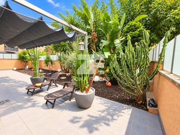 Wohnung mit Pool zum Verkauf in Ronda 8 de Març 59
