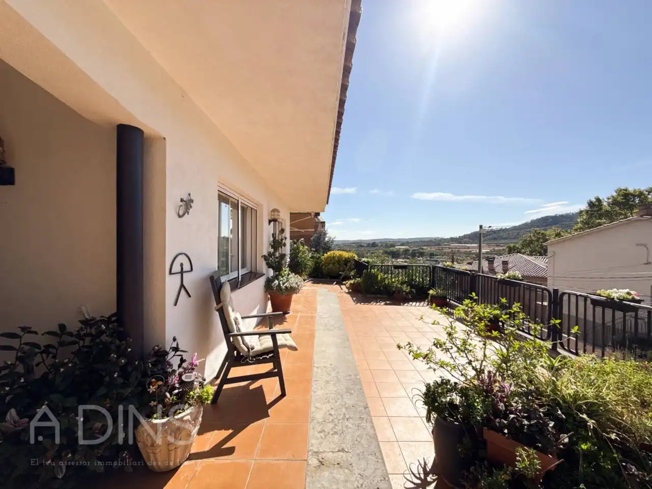 Casa amb jardí en venda a Avenida Puigdomi