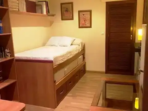 Dormitori de Pis en venda en Baeza amb Aire condicionat i Balcó