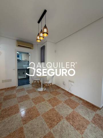 Piso en Alquiler en Teresa Maroto  en San Diego