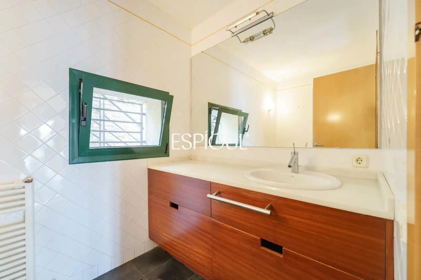 Bathroom of Detached homes for sale in Premià de Dalt, Barcelona