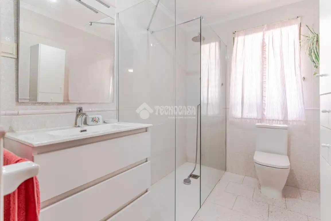 Baño de Ático en venta en Albuñol con Terraza y Trastero