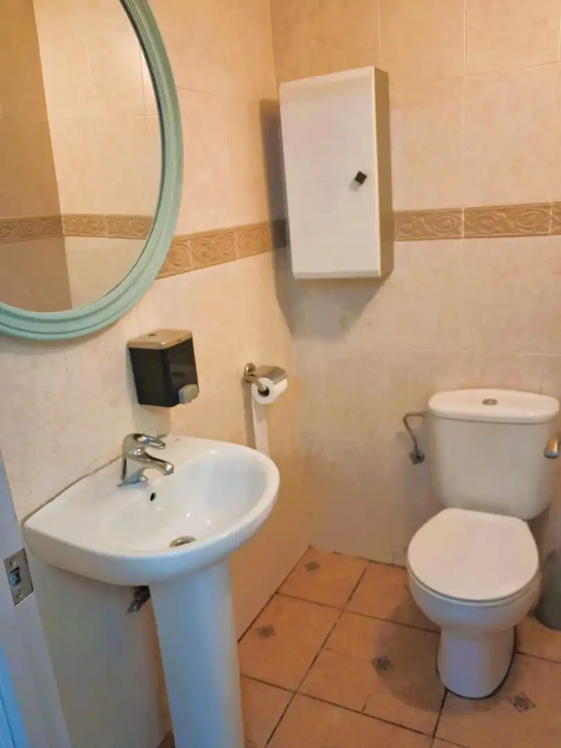 Badezimmer von Geschaftsraum zur Miete in Villajoyosa / La Vila Joiosa mit Klimaanlage