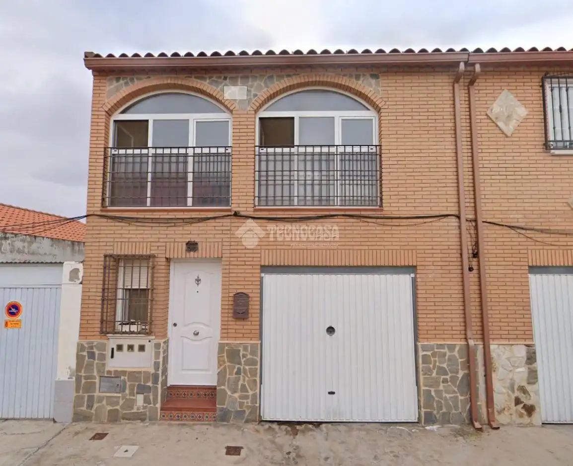 Vista exterior de Casa adosada en venta en Yepes