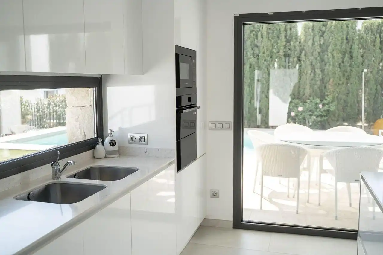 Villa con terrazza in vendita a Golf Bahía, imagen 13