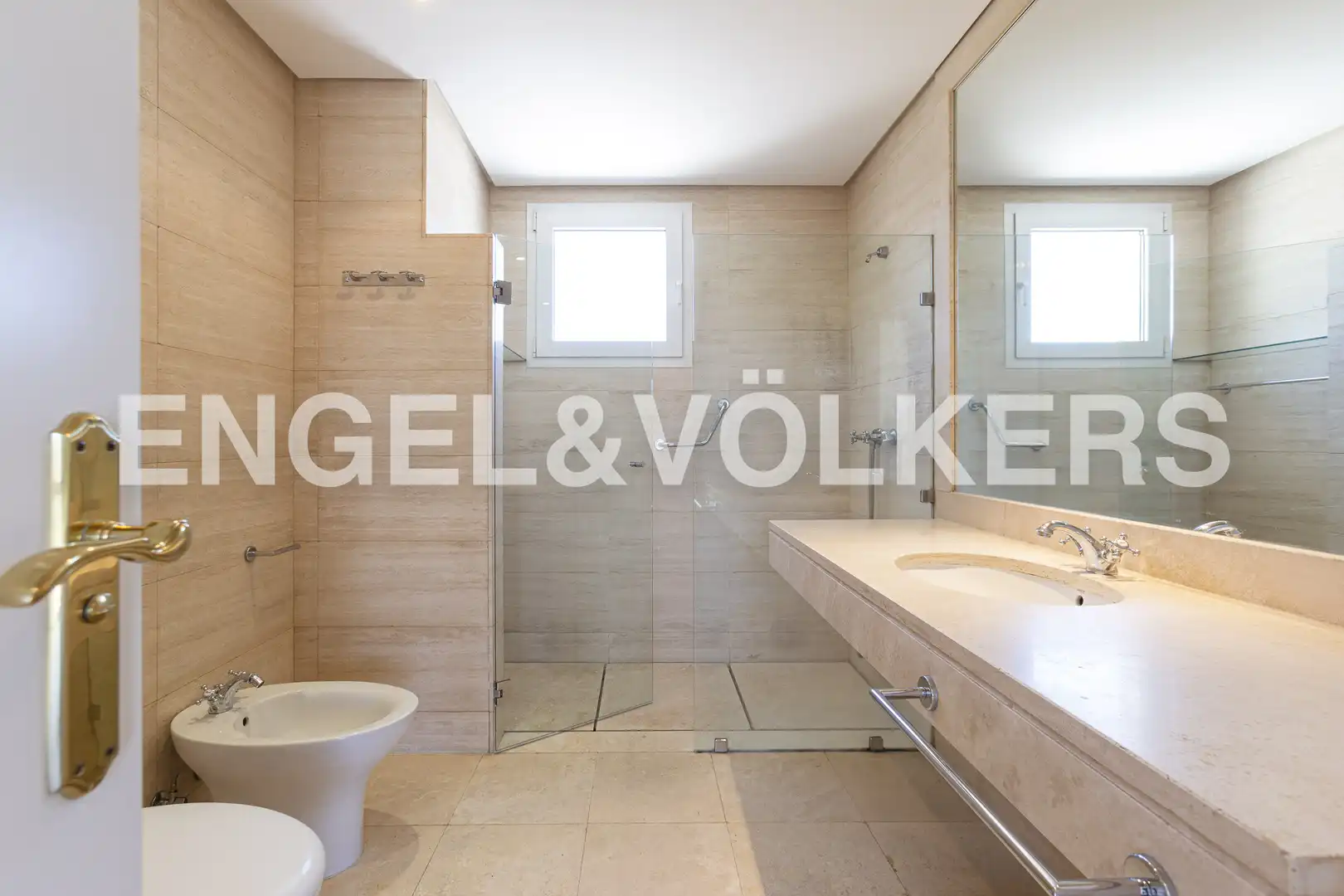Baño de Piso de alquiler en Madrid con Aire acondicionado, Calefacción y Piscina