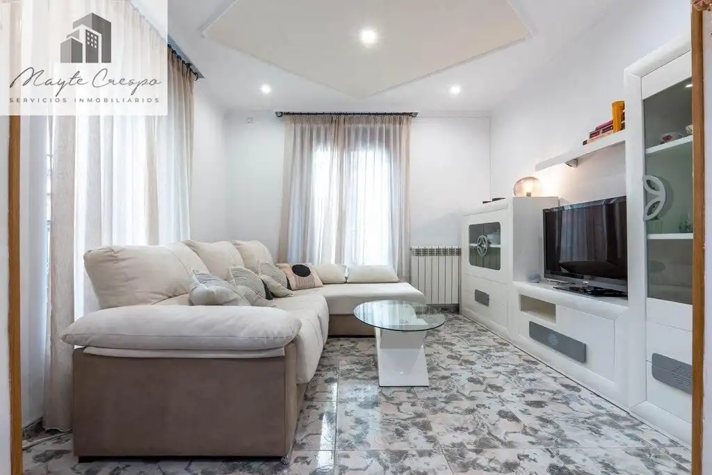 Piso con ascensor en venta en Calle Águila