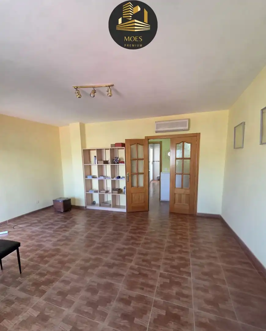 Flat for sale in Mengíbar  with Air Conditioner, Terrace and Storage room