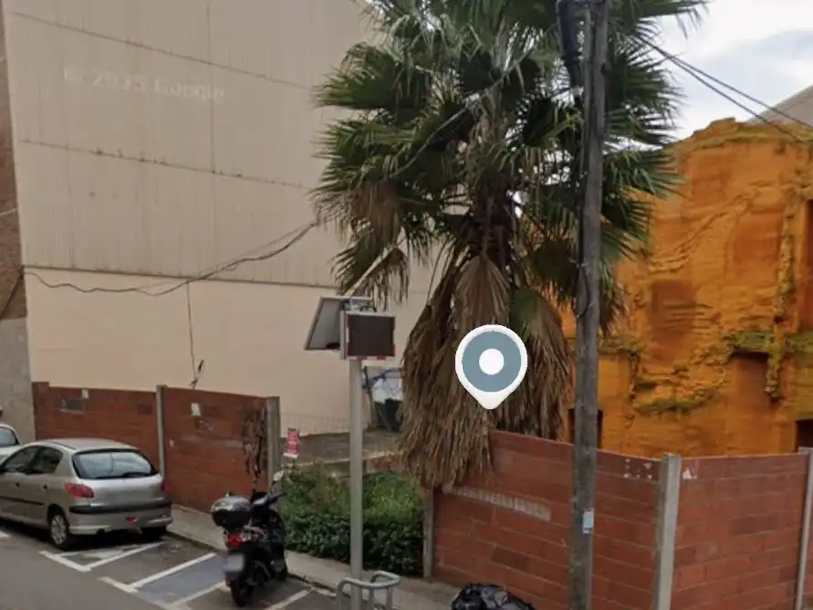 Terreny residencial en venda a D'Enric Lluís roura 24
