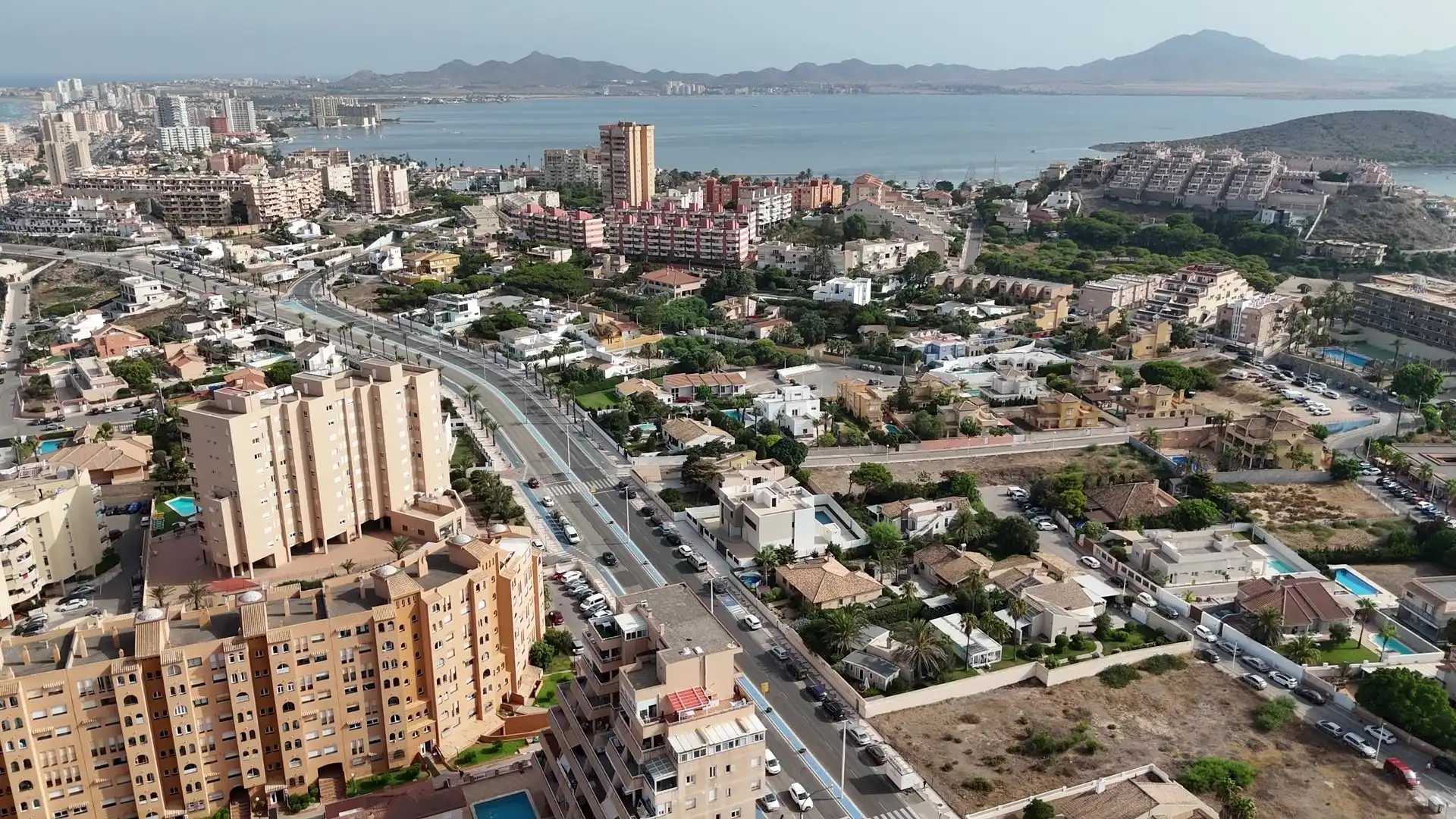 Vista exterior de Casa o xalet en venda en La Manga del Mar Menor amb Aire condicionat, Calefacció i Jardí privat