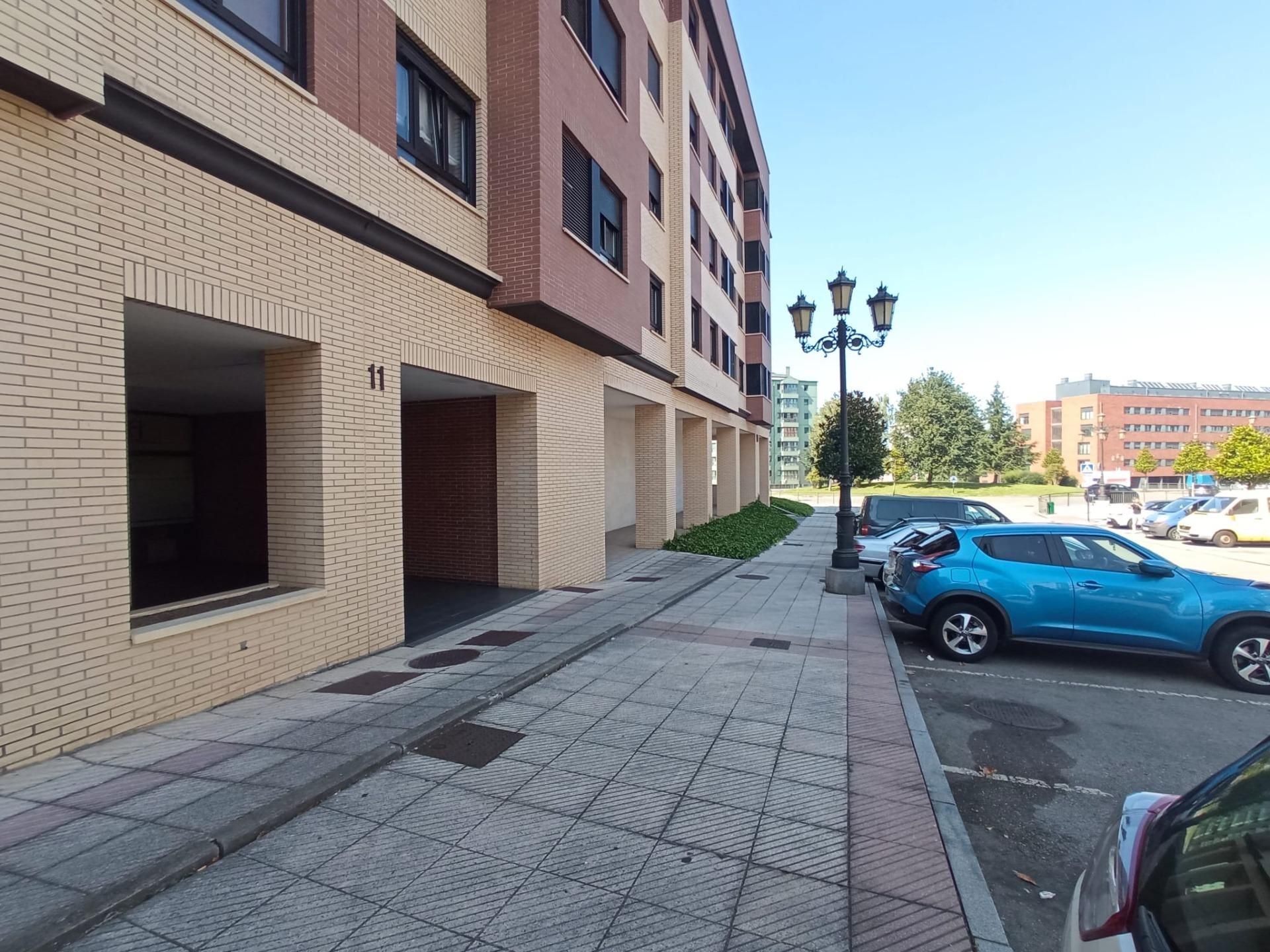 Aparcament de Local en venda en Oviedo 