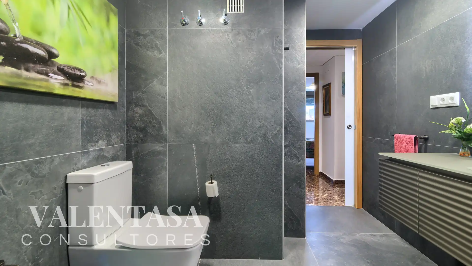Baño de Piso en venta en Valencia con Aire acondicionado, Calefacción y Amueblado