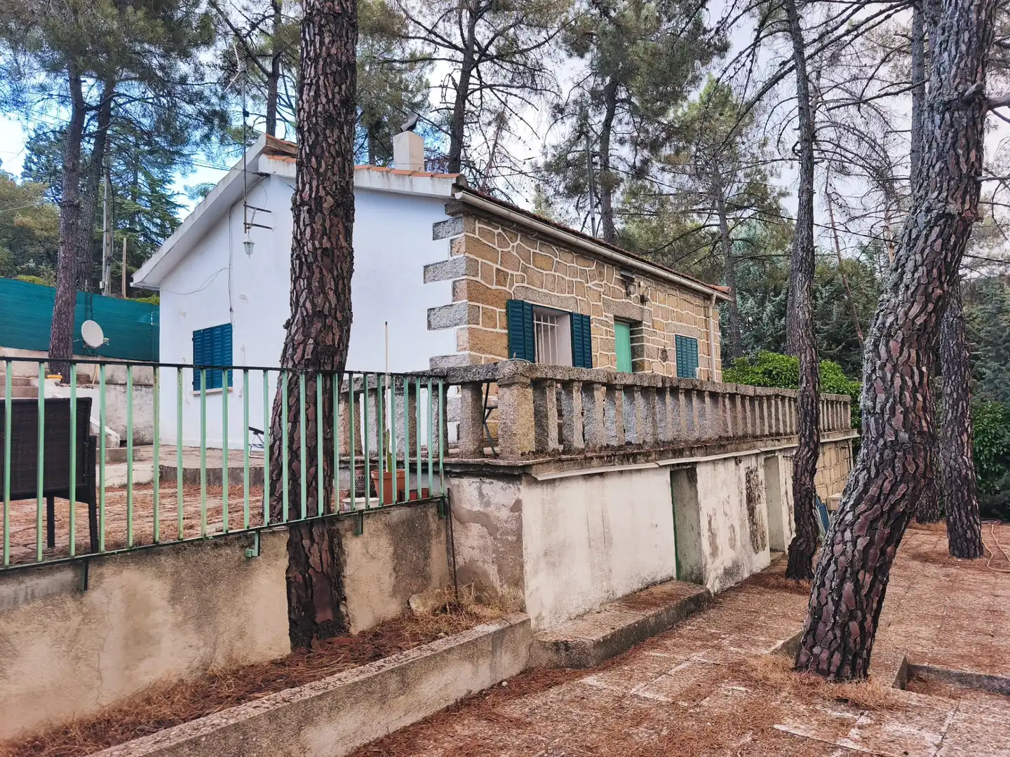 Vista exterior de Casa o chalet en venta en Santa María de la Alameda con Jardín privado, Terraza y Trastero