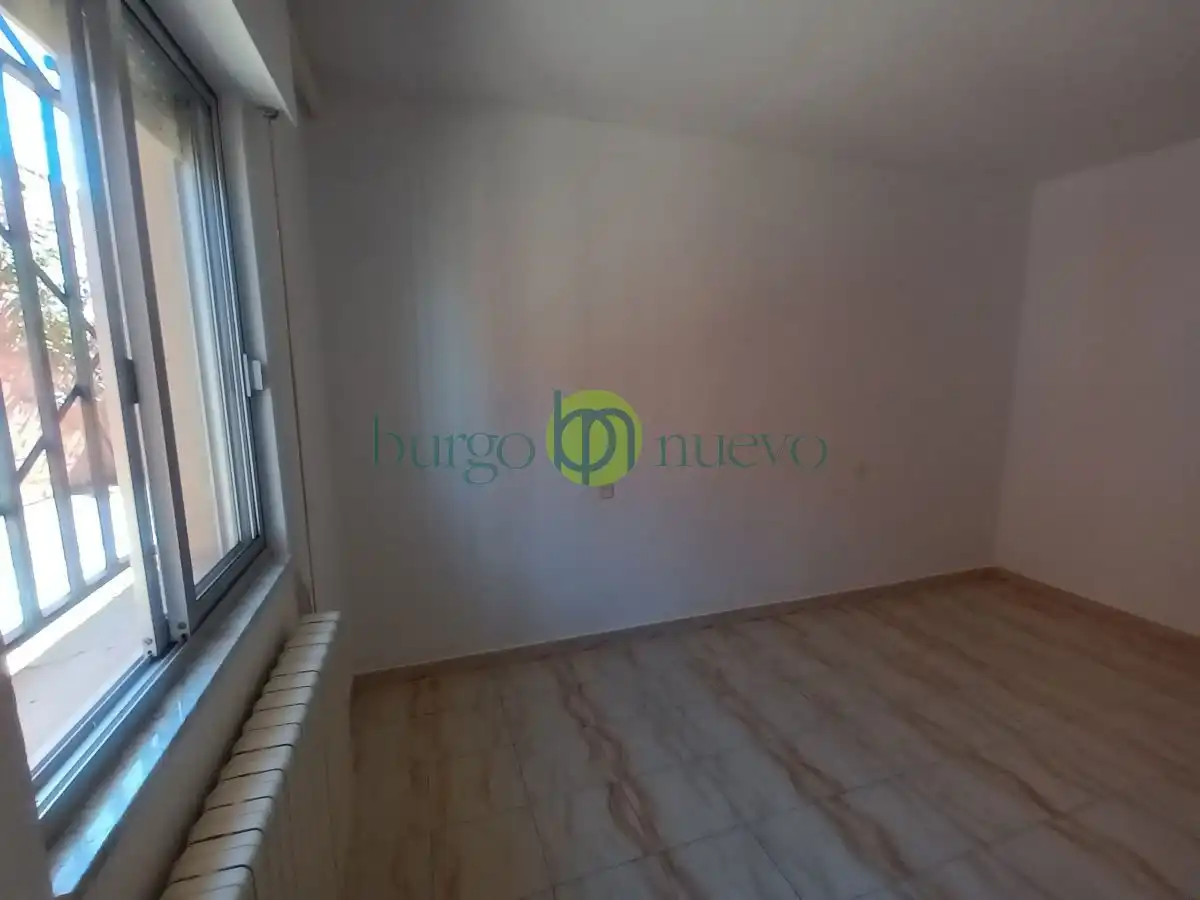 Casa o chalet en venta en León Capital  con Jardín privado, Trastero y Alarma