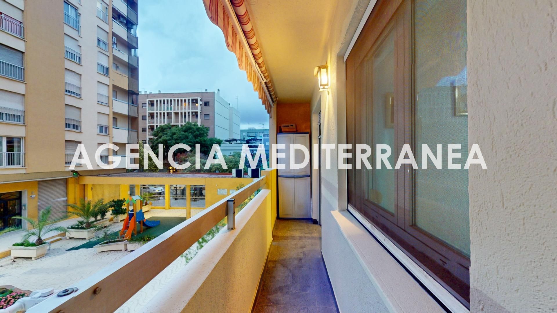 Exterior view of Flat for sale in  Valencia Capital  with Air Conditioner, Heating and Terrace