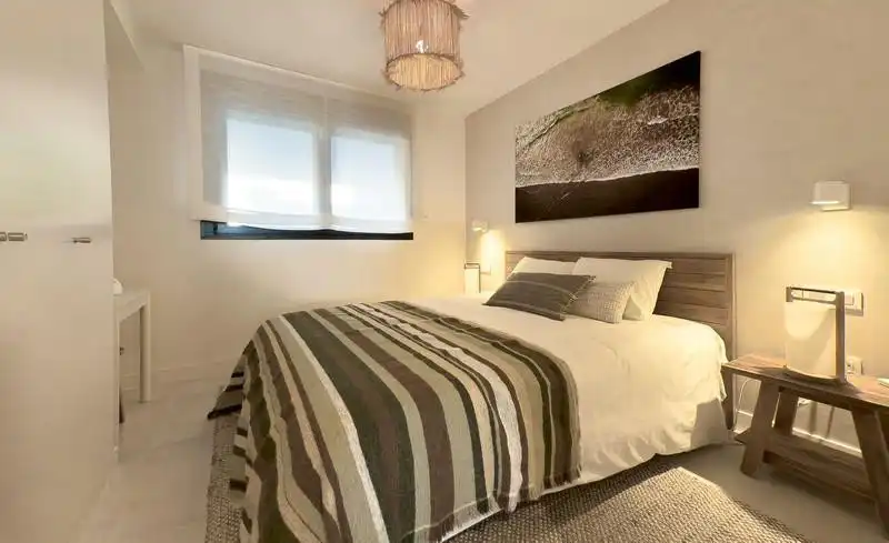Habitación de Planta baja de alquiler en Estepona con Aire acondicionado, Calefacción y Terraza
