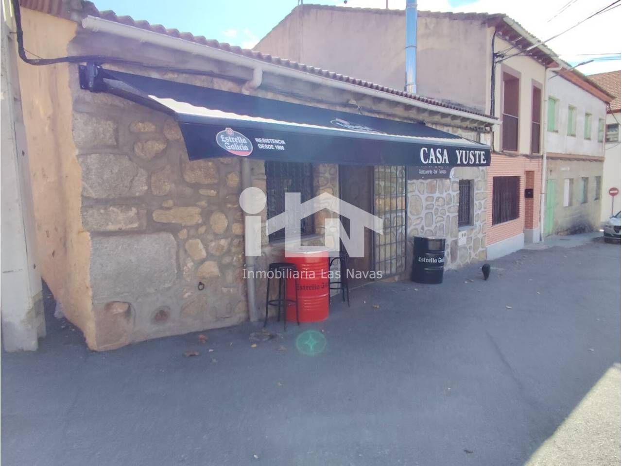 Premises for sale in Navalperal de Pinares  with Air Conditioner