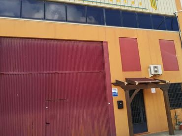 Industrial building to rent in Antas