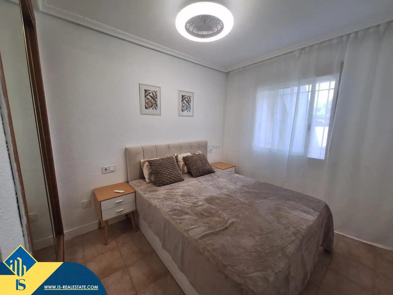 Dormitori de Casa o xalet en venda en Torrevieja amb Aire condicionat, Jardí privat i Terrassa