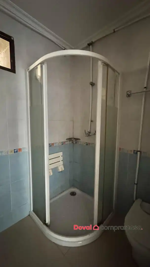 Bathroom of Houses for sale in Vigo   with Heating, Private garden and Parquet flooring