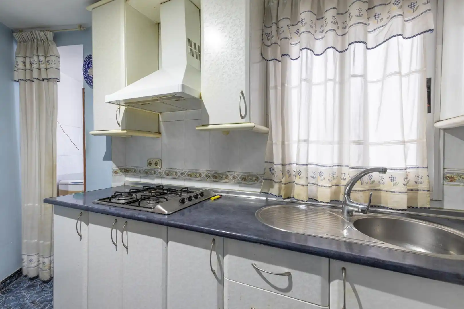 Kitchen of Flat for sale in Granada  with Balcony