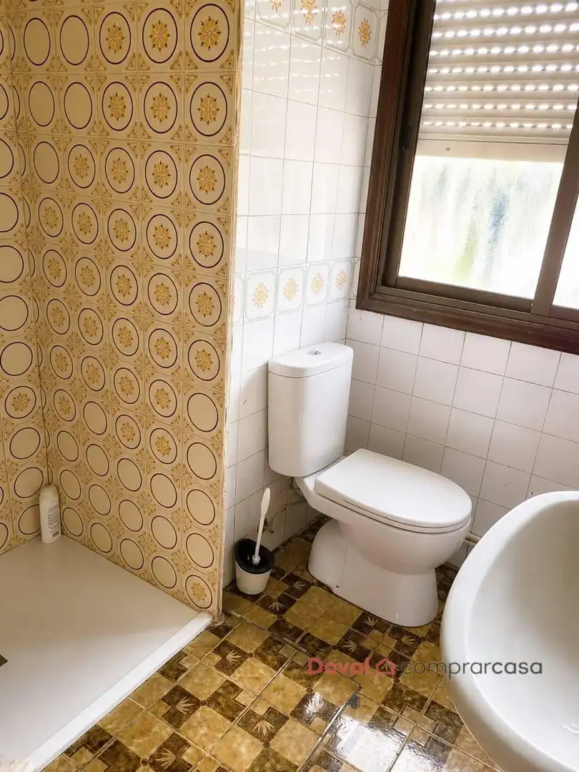 Bany de Casa o xalet en venda en O Porriño   amb Jardí privat, Traster i Balcó