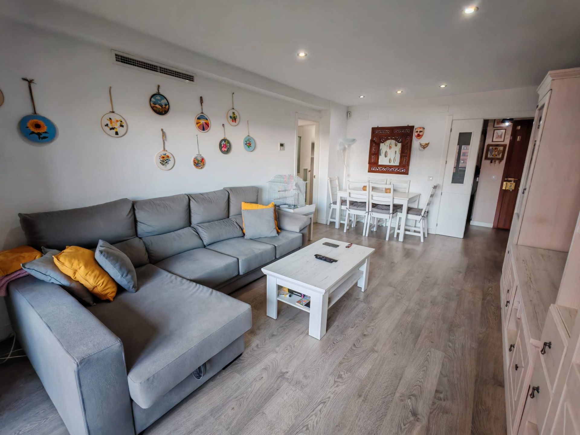 Living room of Flat for sale in Móstoles  with Air Conditioner, Heating and Parquet flooring
