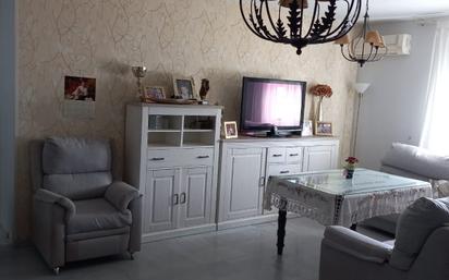 Living room of Flat for sale in La Algaba  with Air Conditioner