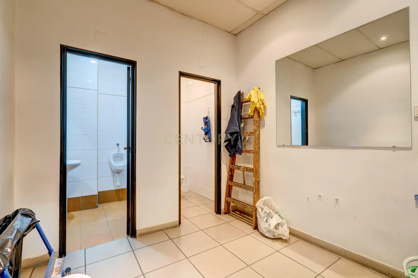 Badezimmer von Fabrikhallen zum Verkauf in Donostia - San Sebastián 