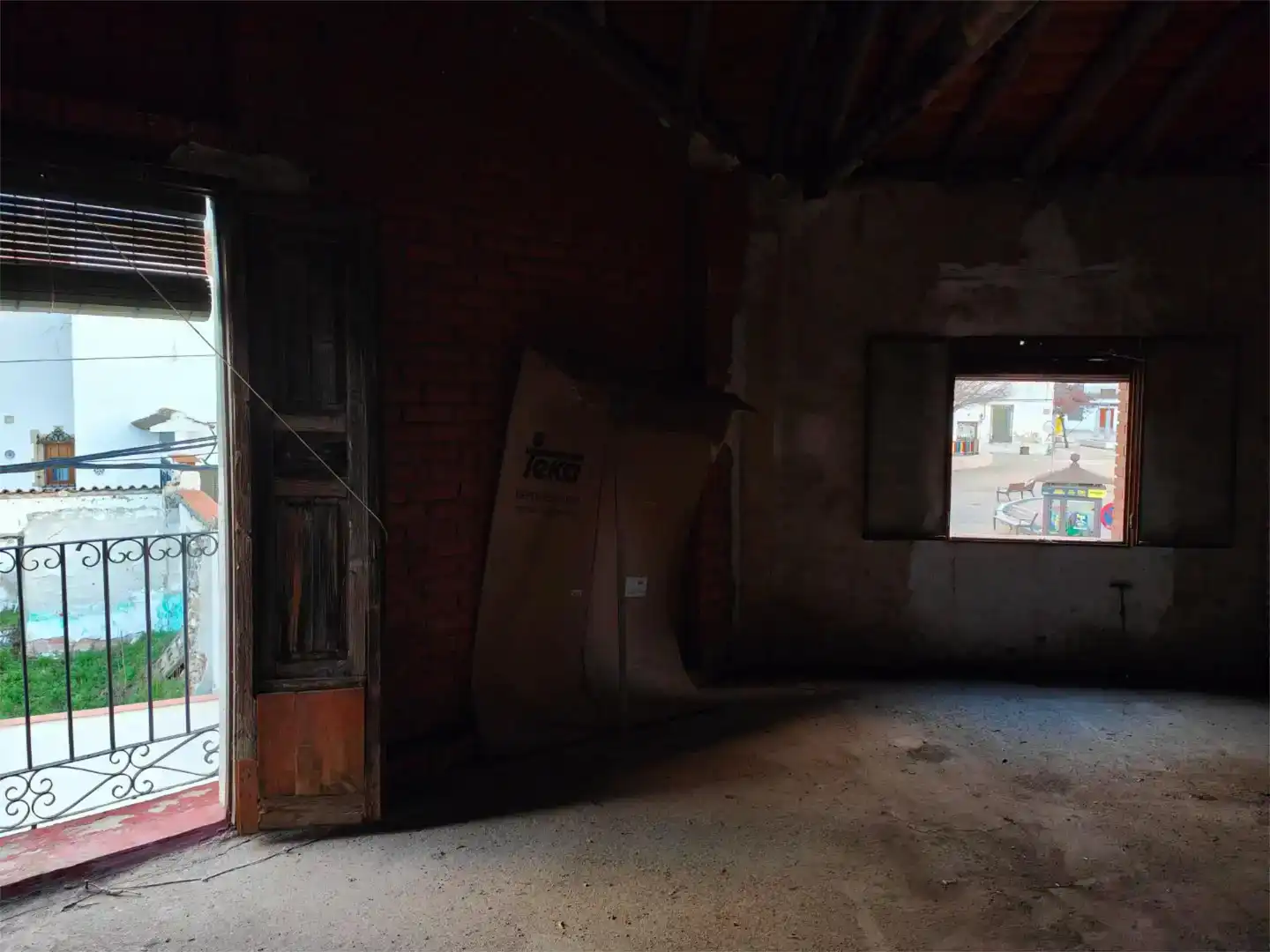Casa adosada en venda en Torres de la Alameda amb Balcó