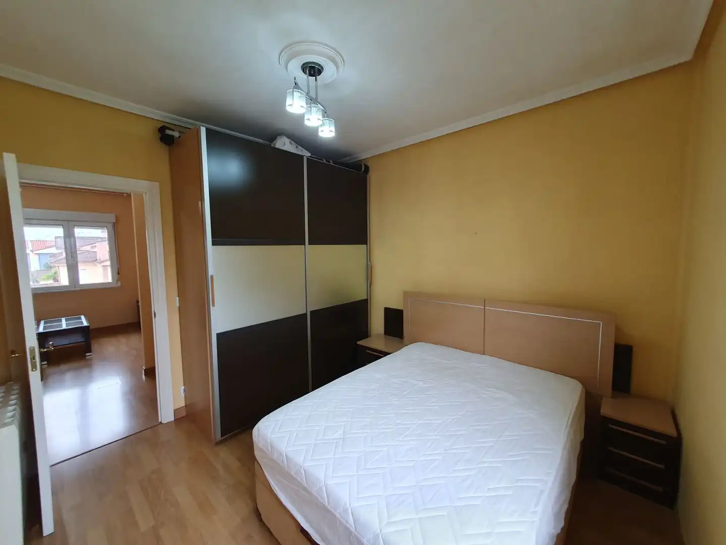 Schlafzimmer von Wohnung zur Miete in Grado mit Heizung