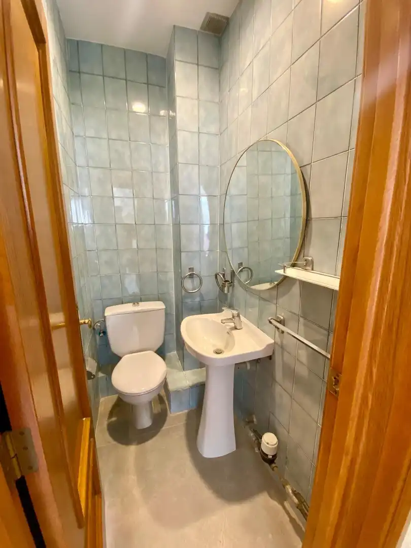 Bathroom of Flat for rent in Valencia  with Air Conditioner, Parquet flooring and Balcony
