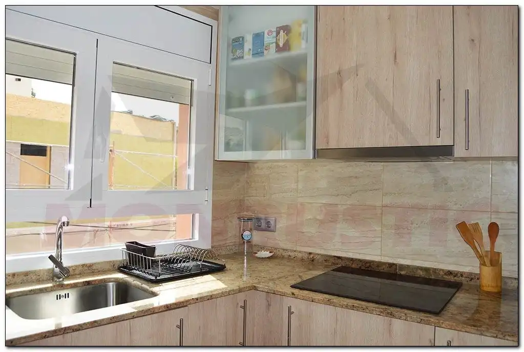 Cuina de Casa o xalet en venda en L'Espluga de Francolí amb Aire condicionat, Terrassa i Traster